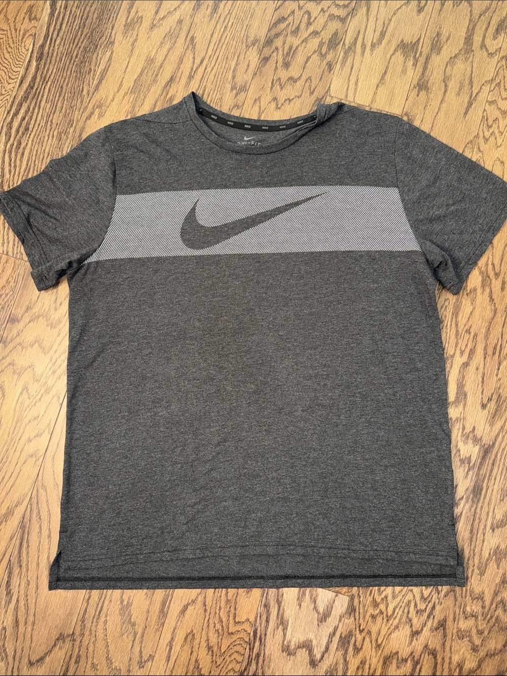 Nike Dark Gray Short Sleeve Tee - size XL +